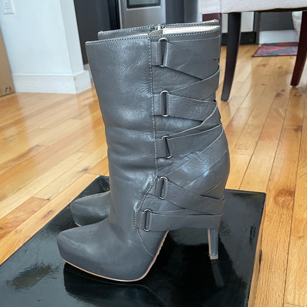 BOUTIQUE 9 Grey Leather Boots Size 6